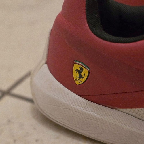 Puma Ferrari collectible kids' sneakers, size 39, red and white