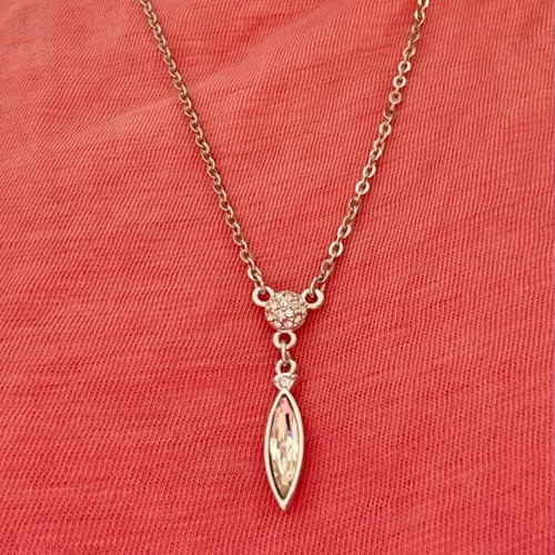 Swarovski necklace new, silver