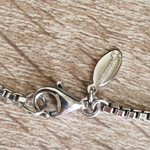 Silver necklace with pearls like new