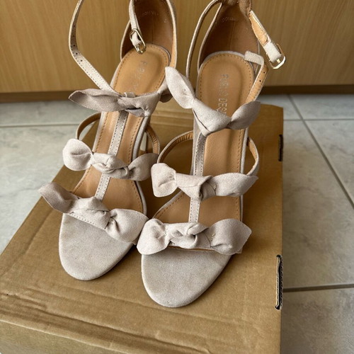 Public Desire women's sandals like new, size 37