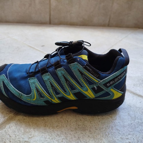 Salomon XA Pro V8 Kids Trail Running Shoes Size 37 Like New