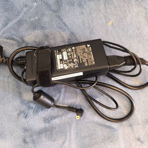 Delta 90W Laptop Charger 19V 4.74A like new, 5.5x1.7mm plug