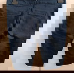  Γυναικείο GUESS κάπρι παντελόνι navy με λευκές λεπτομέρειες – άριστη κατάσταση