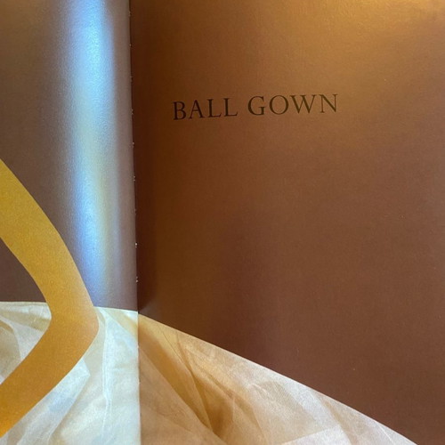 The Wedding Dress, a sourcebook book like new