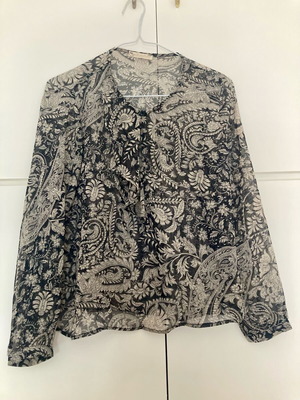 SusyMix medium semi-transparent top like new, grey and beige