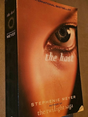 The Host by Stephenie Meyer used, English edition