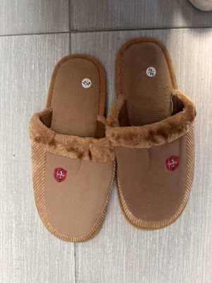 Home slippers in good condition, beige and brown, sizes 44.5-46