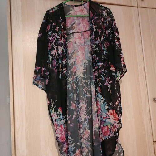 Kimono used with floral pattern, size M