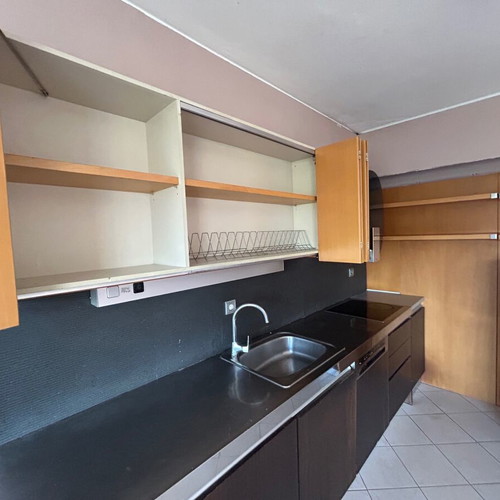 Tripani Kitchen Set used with Built-in Electric Appliances