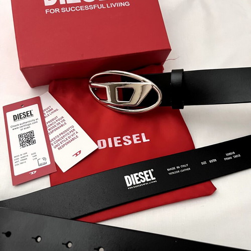 Diesel B-1DR black belt with silver logo buckle