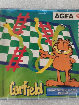 Garfield Magnetic Board Game Snakes & Ladders like new