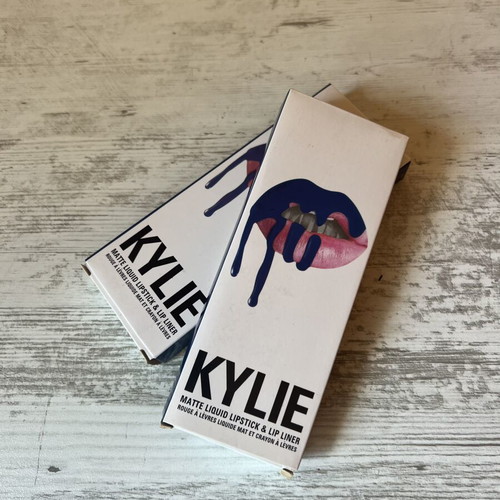 Kylie Cosmetics lipstick and pencil set Freedom with chocolate scent new