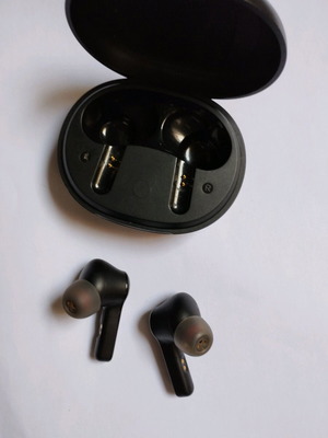 Earfun Bluetooth handsfree like new