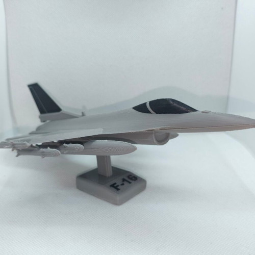 F-16 Fighting Falcon model like new