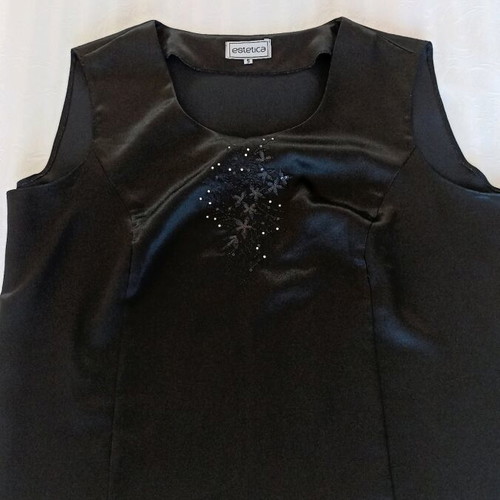 Women's black satin sleeveless top like new, size 5