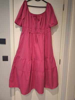 Shein plus size fuchsia dress 3XL with balloon sleeves, like new