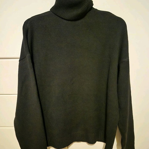 Shein knitted mini skirt set with turtleneck blouse like new, black