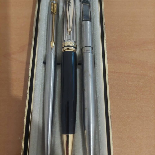 Parker and Ronson collectible pens set