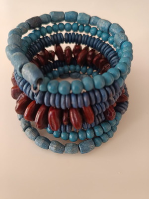 Boho bracelet with wooden beads and memory wire, new