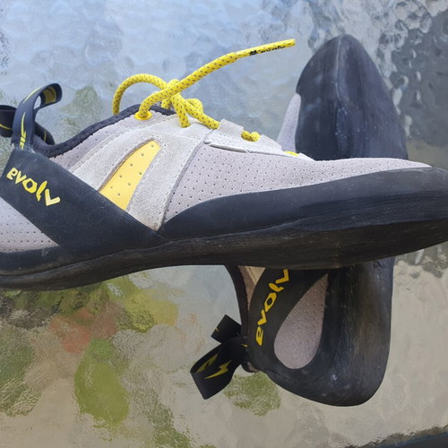 Evolv Defy Lace climbing shoes like new, size 43, gray and yellow