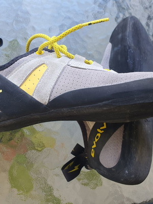 Evolv Defy Lace climbing shoes like new, size 43, gray and yellow