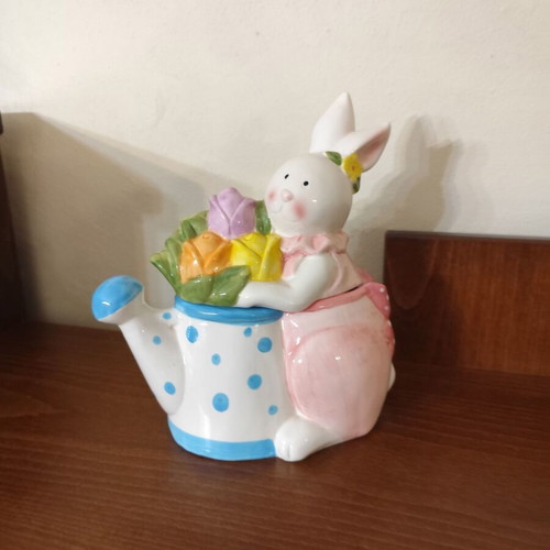 Decorative bunny like new with storage space