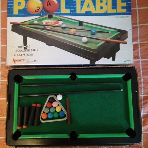 Pooltable Likenty No.688 missing one cue stick