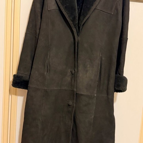 Vintage genuine black sheepskin shearling coat like new, size L-XL