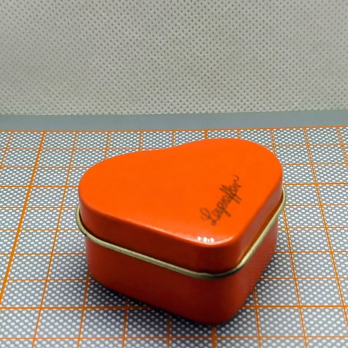 Metal red small heart-shaped box like new