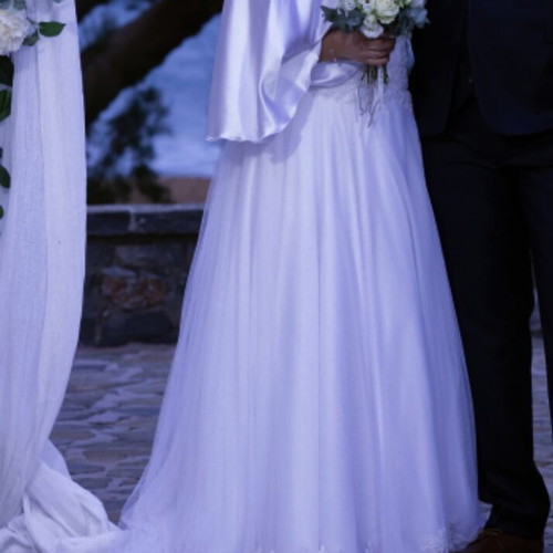 Wedding dress used with bodysuit, sarpa, veil and skirts in tulle, cashmere, lace