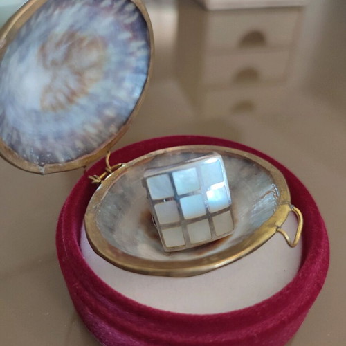Silver ring with shells