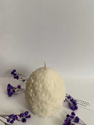Easter egg-shaped candle with flowers new, soy wax with tsoureki scent