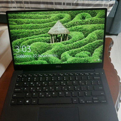 Dell XPS 13 9360 laptop Intel Core 8th Gen 8GB RAM Windows 10