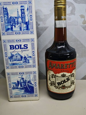 Amaretto Rols vintage drink new with original box 1970