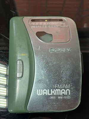 Sony Walkman Radio WM-FX123 used, cassette player not working
