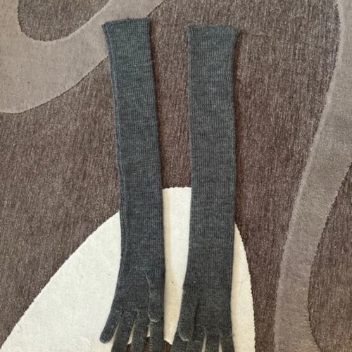 Gloves North Face and long knit pair like new, black and grey