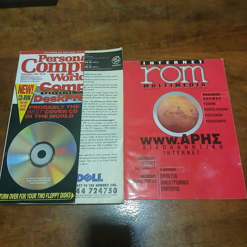 Computer and technology magazines used, pack of 2 issues