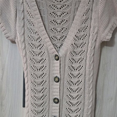 Seasonal knitted cardigan H&M like new, beige, size M