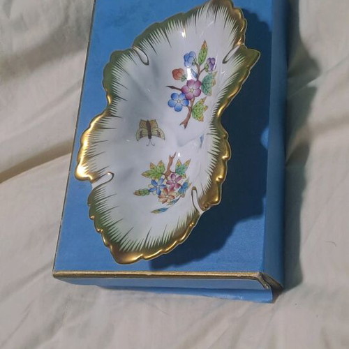 Herend Queen Victoria porcelain dish like new
