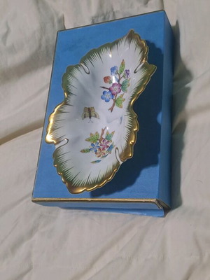 Herend Queen Victoria porcelain dish like new