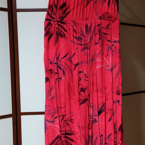Dresses XL set of 3 like new, floral and lace details