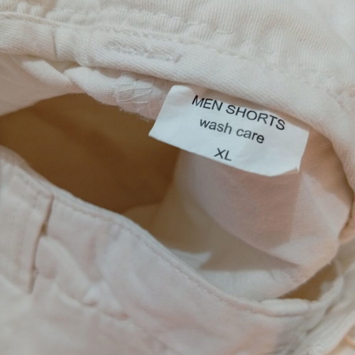 White Bermuda shorts size XL, waist 46 cm