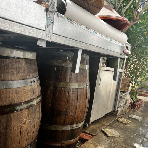 Wooden barrels like new, 150 kg capacity