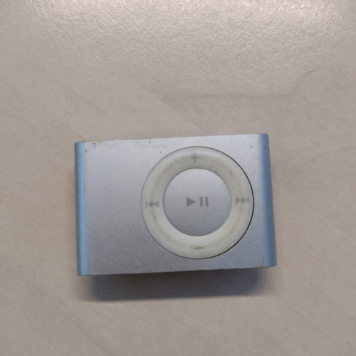 iPod shuffle used, no cable, unknown working condition