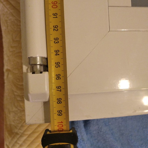 Europa 850 Aluminum Single-Leaf Window with Double Glazing and Vertical Screen, Like New