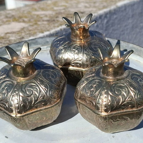 Vintage Acar decorative pomegranate-shaped boxes used, set of 3