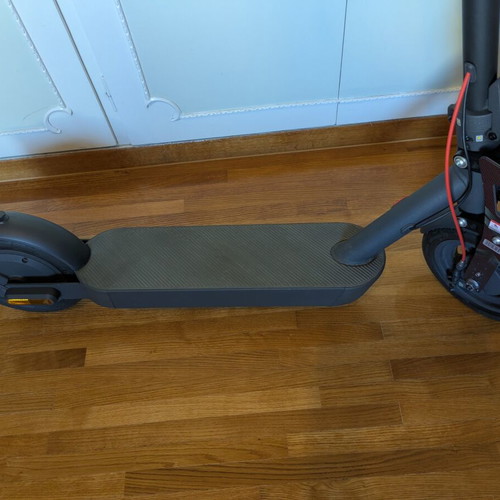 Xiaomi Electric Scooter 4 Pro 2nd Gen like new with Monorim suspension