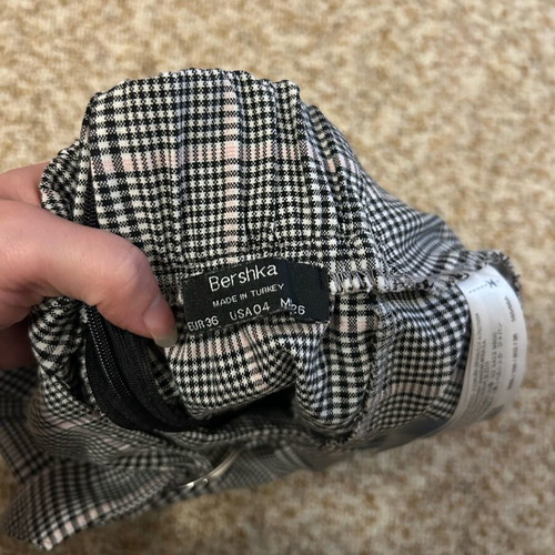 Bershka Mini Checkered Skort like new, black and gray