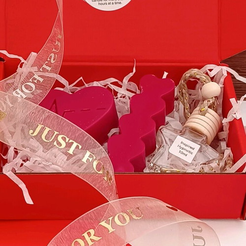Heart Scent Box set new with car diffuser, wax melt and candle