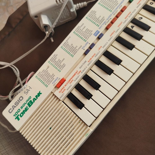 Casio SA-1 100 Sound Tone Bank Keyboard used, vintage